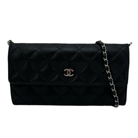 Auth Chanel Wallet With Added Chain - Picture 2 of 16